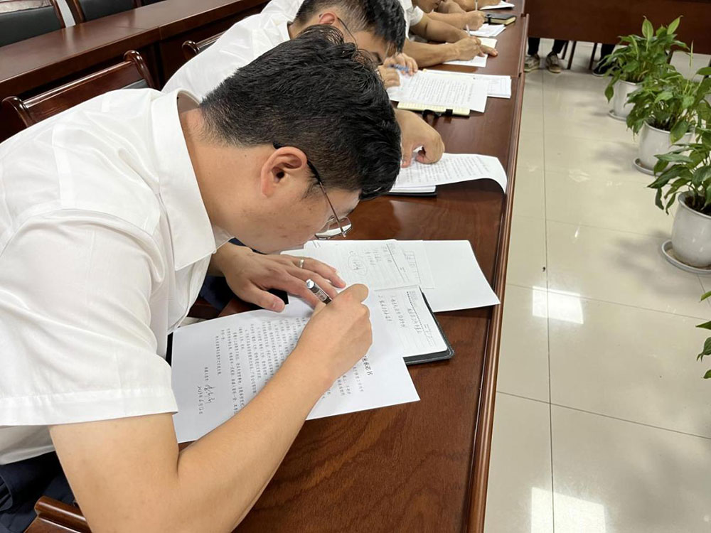 城建投公司召開全體員工大會(huì)暨安全生產(chǎn)、保密工作會(huì)議?
