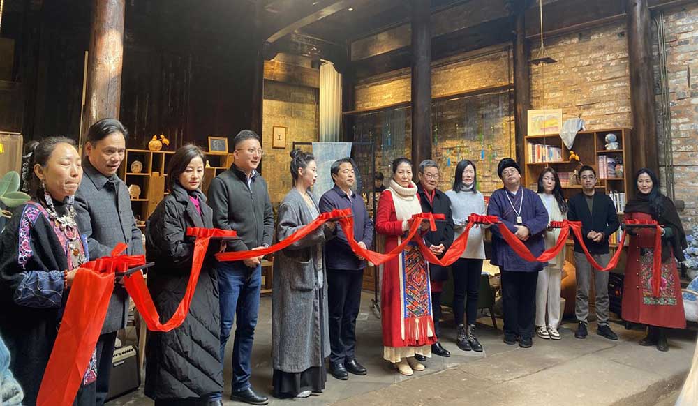 藍(lán)屋藝術(shù)館開業(yè)，為鄉(xiāng)村業(yè)態(tài)增活力